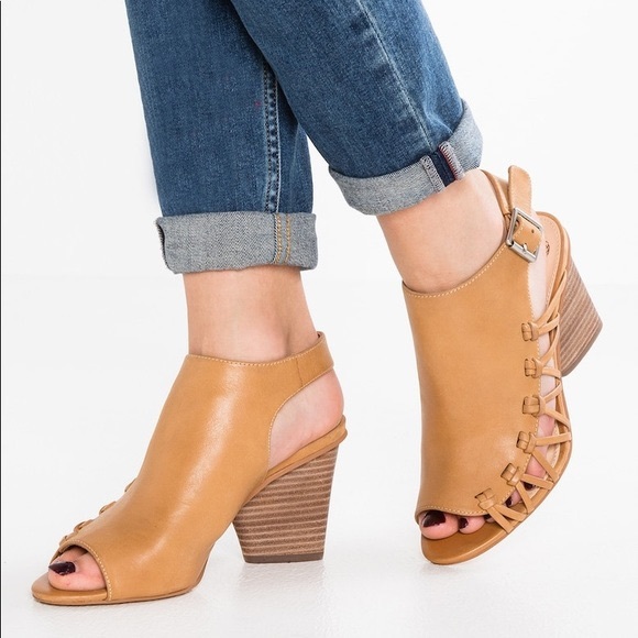 Vince Camuto Ankara Leather Sling Back Peep Toe Black Block Heel  Sandals - Picture 4 of 10